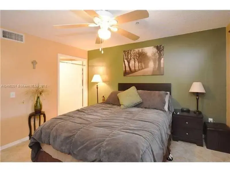410 S Park Rd # 302, Hollywood FL 33021