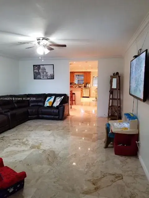 1413 N 15th Ave # 8, Hollywood FL 33020