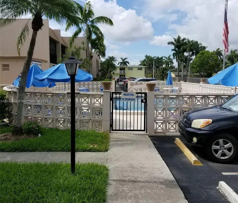 1413 N 15th Ave # 8, Hollywood FL 33020