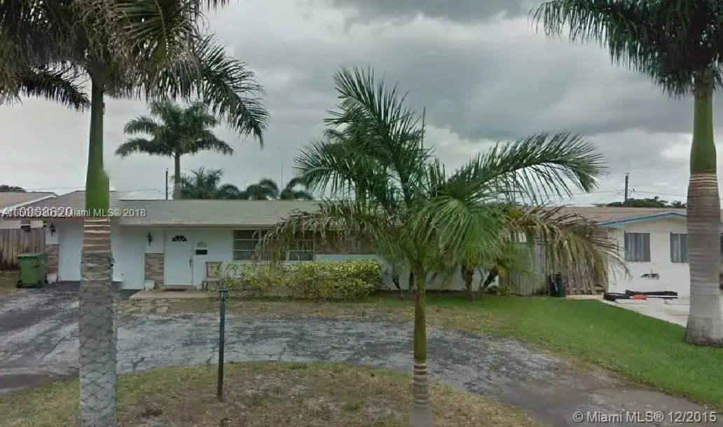 8831 NW 13th St, Pembroke Pines FL 33024 photo 4