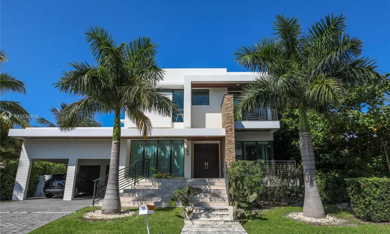 762 Fernwood Rd, Key Biscayne FL 33149