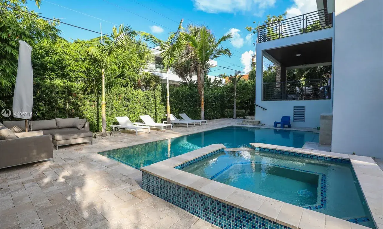 762 Fernwood Rd, Key Biscayne FL 33149
