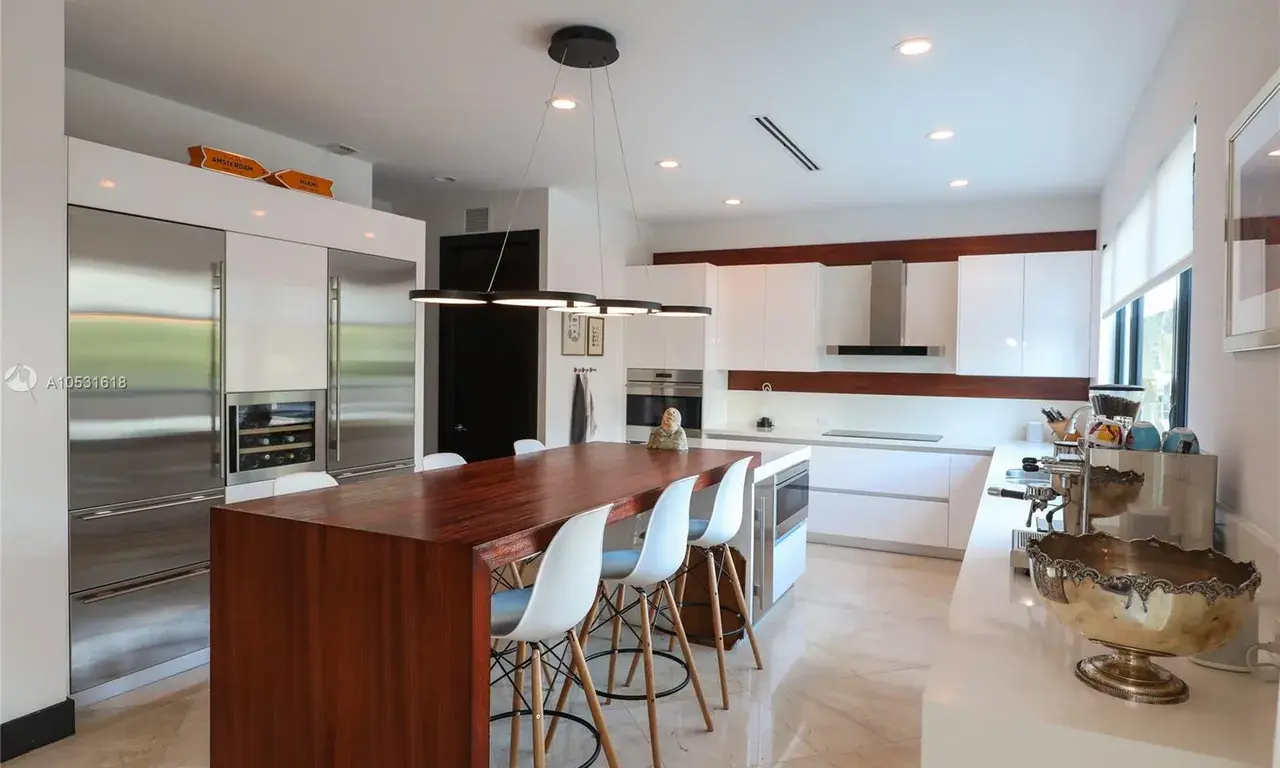 762 Fernwood Rd, Key Biscayne FL 33149