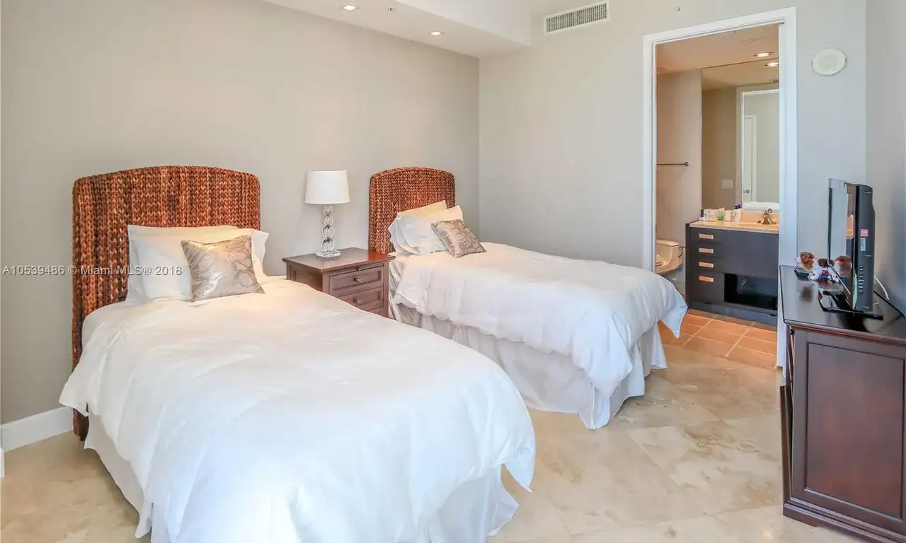 18201 Collins Ave # 4404, Sunny Isles Beach FL 33160 photo 5