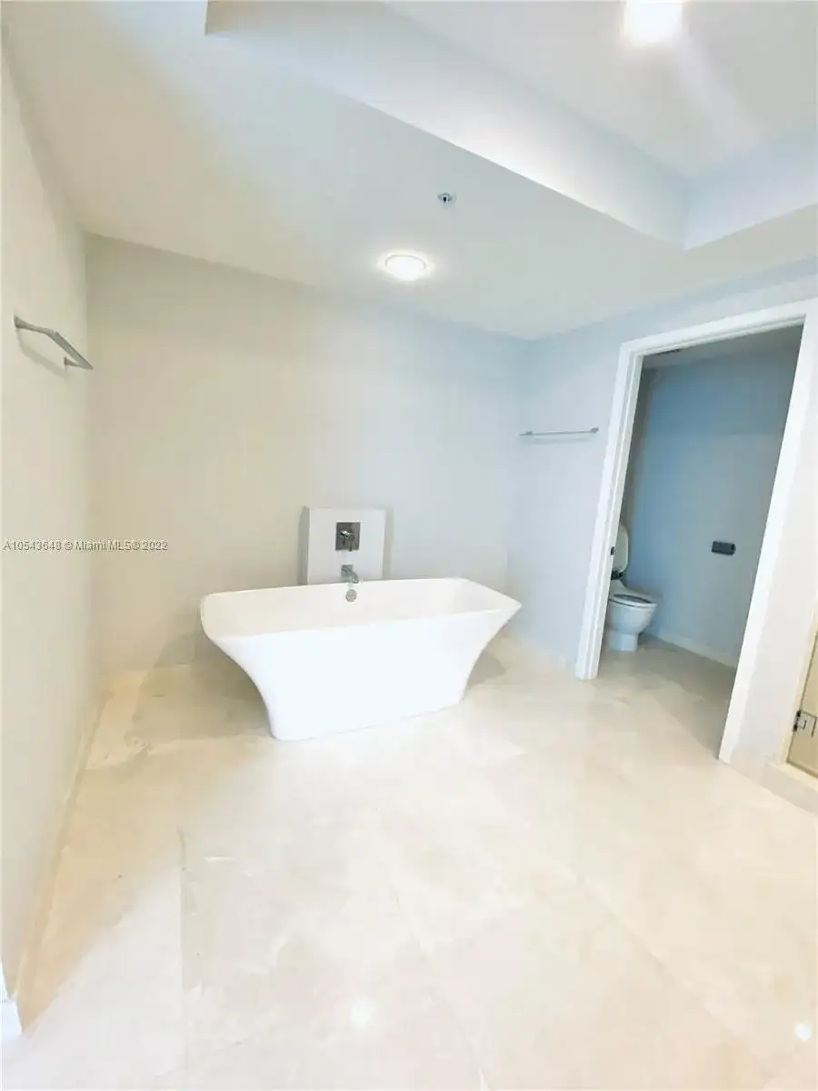17111 Biscayne Blvd # 1210, North Miami Beach FL 33160 photo 5