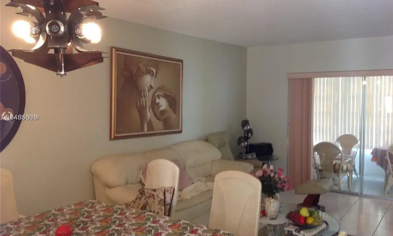 5181 W Oakland Park Blvd # 214, Lauderdale Lakes FL 33313 photo 4