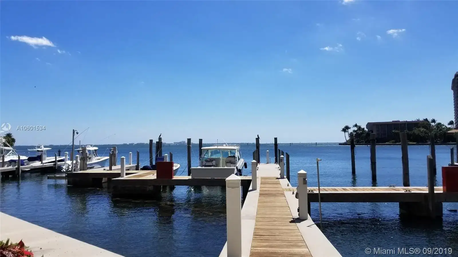 1660 W Glencoe St # 401, Coconut Grove FL 33133 photo 2