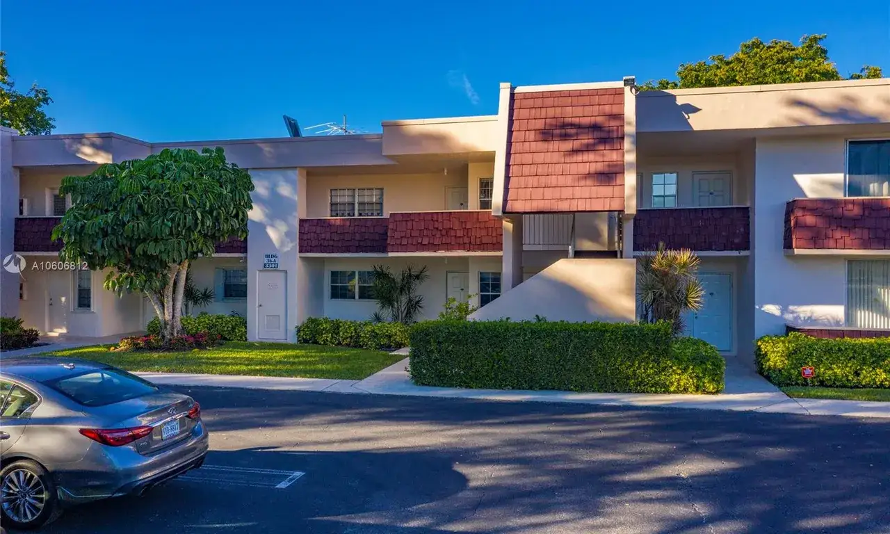 3301 S Palm Aire Dr # 106, Pompano Beach FL 33069