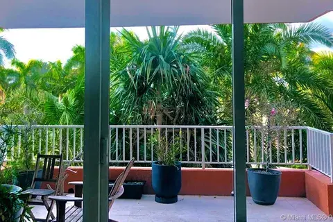 789 Crandon Blvd # 305, Key Biscayne FL 33149