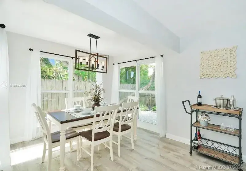 1239 NE 15th Ave, Fort Lauderdale FL 33304
