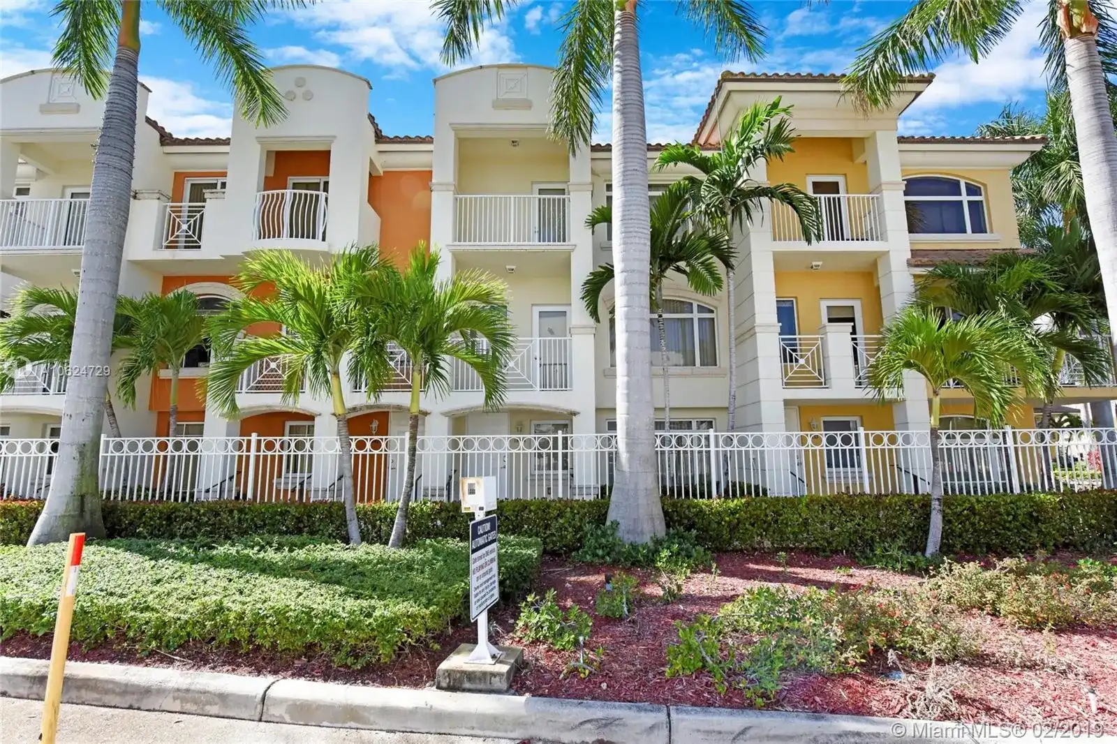 18431 NE 28th Ave, Aventura FL 33160