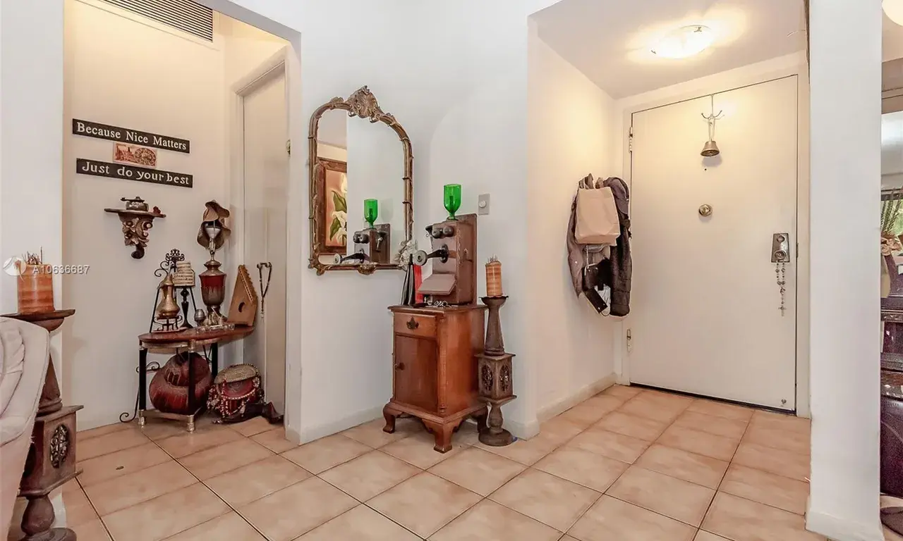 1121 Crandon Blvd # E105, Key Biscayne FL 33149