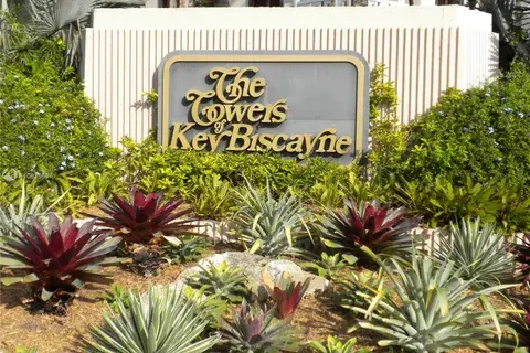 1121 Crandon Blvd # E105, Key Biscayne FL 33149
