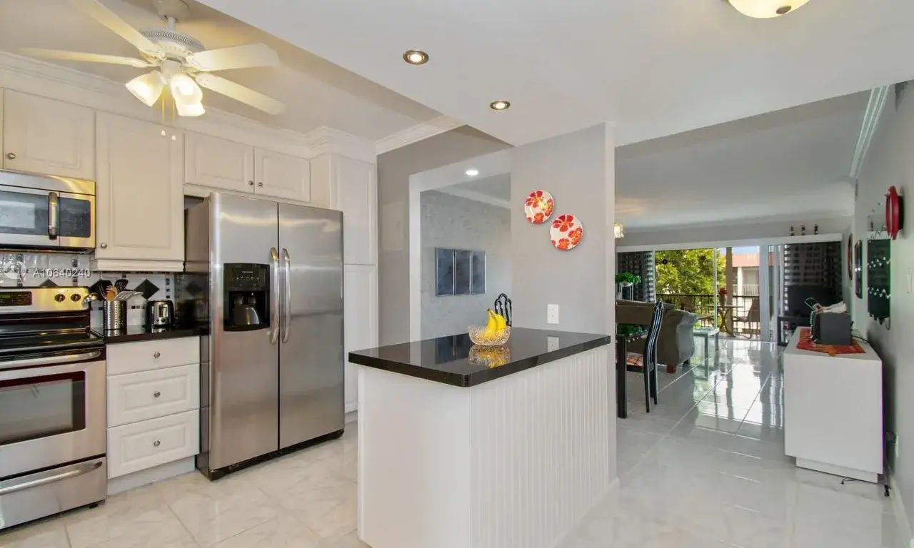 681 S Hollybrook Dr # 307, Pembroke Pines FL 33025