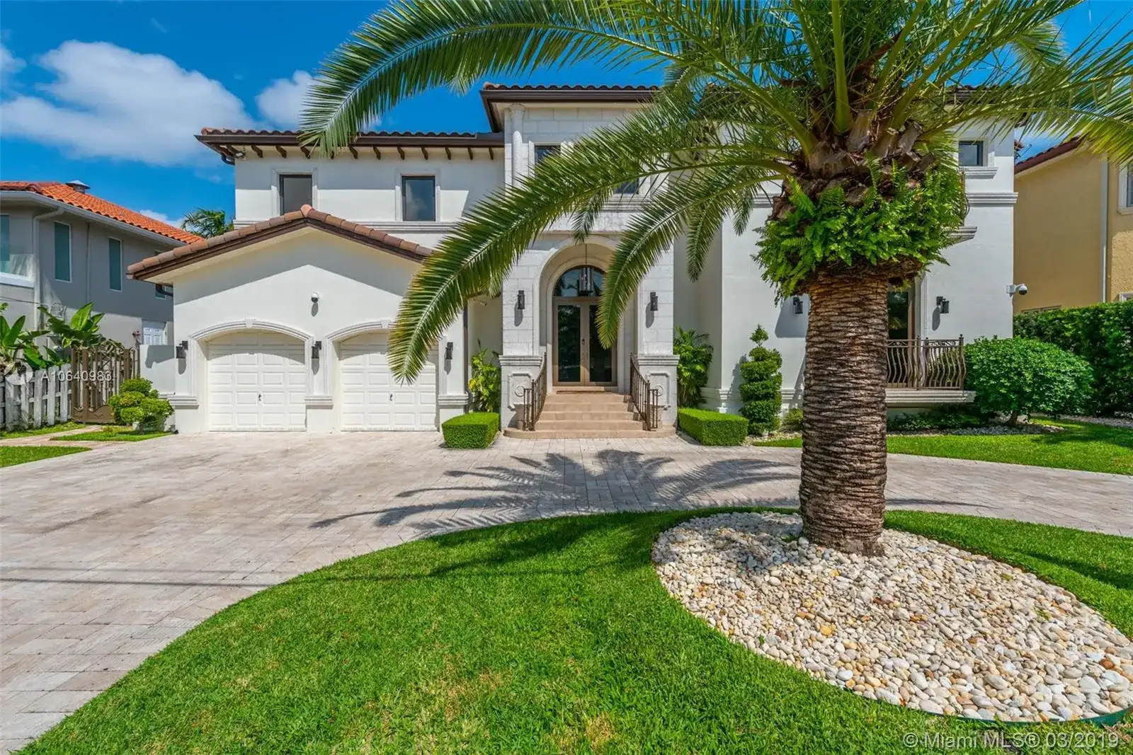 16433 NE 31st Ave, North Miami Beach FL 33160 photo 2