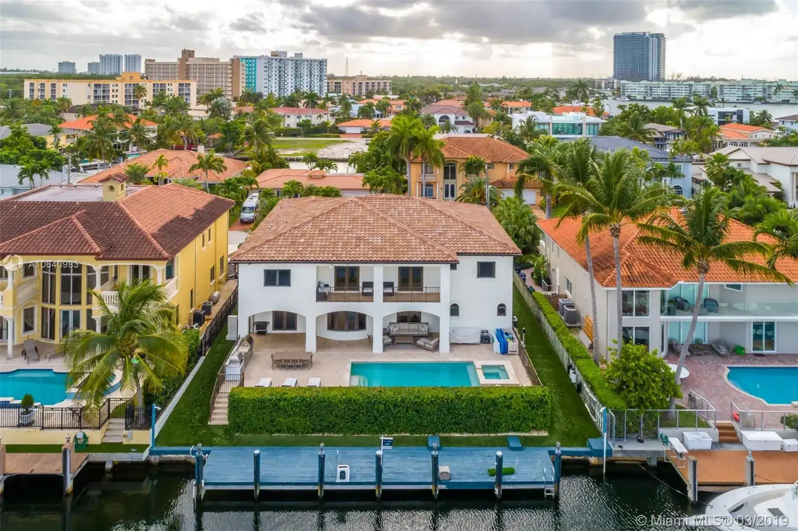 16433 NE 31st Ave, North Miami Beach FL 33160 photo 3
