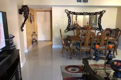 8650 SW 133rd Ave Rd # 224, Miami FL 33183