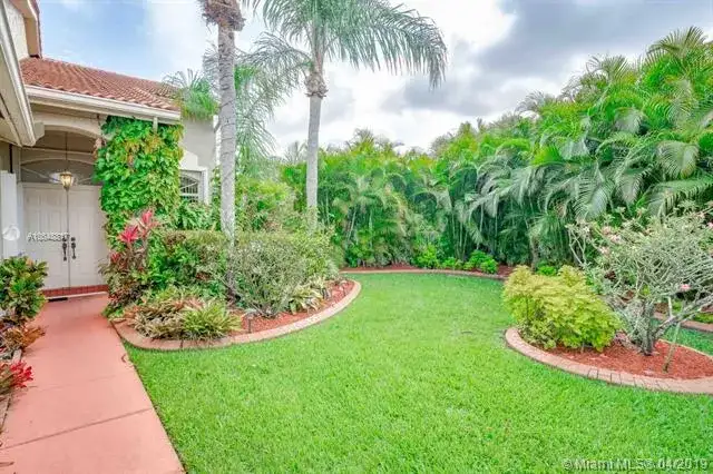 101 SW 178th Way, Pembroke Pines FL 33029 photo 2