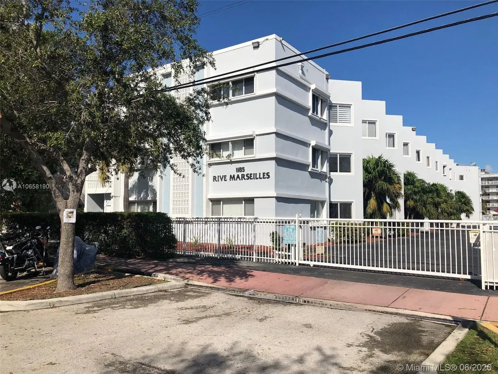1 bedroom 1 bath Residential for sale at 1185 Marseille Dr # 209, Miami Beach FL 33141