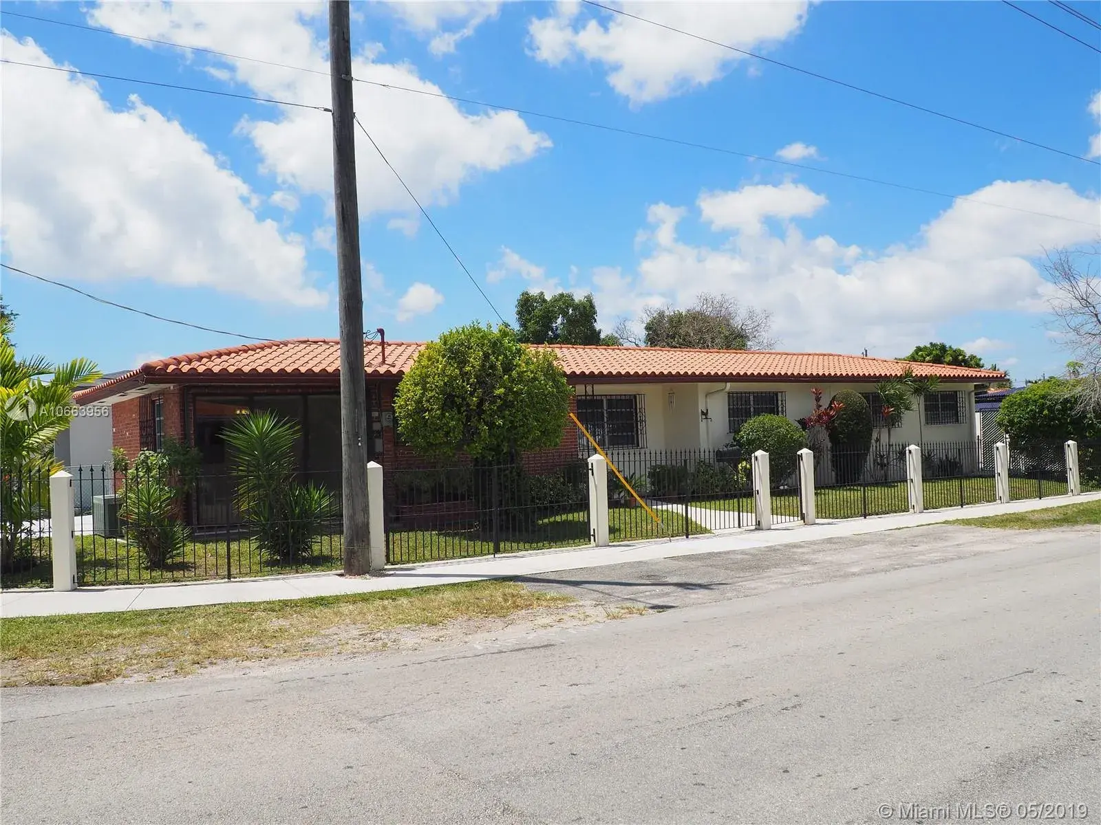 180 NW 59th Ct, Miami FL 33126
