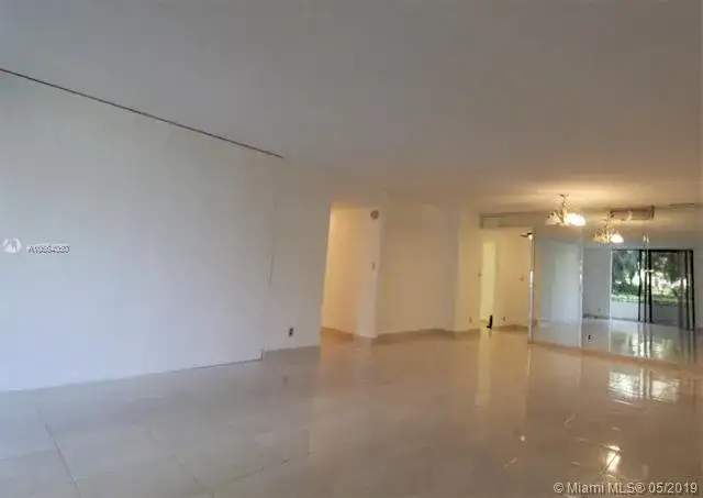 2500 PARKVIEW DR # 315, Hallandale Beach FL 33009 photo 2