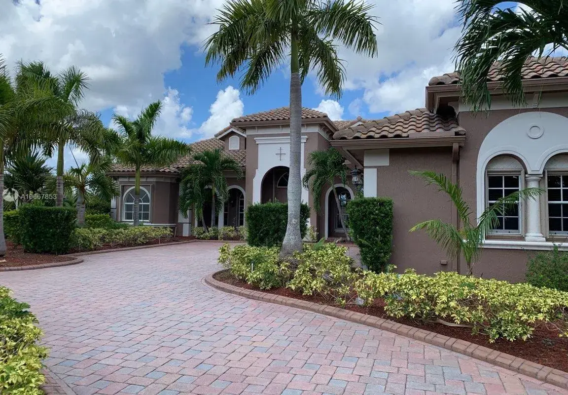 14443 S Jockey Cir S, Davie FL 33330