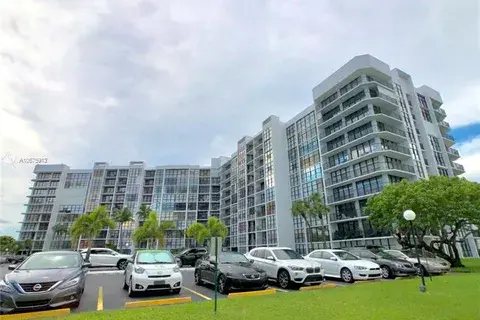 800 Parkview Dr # 616, Hallandale Beach FL 33009