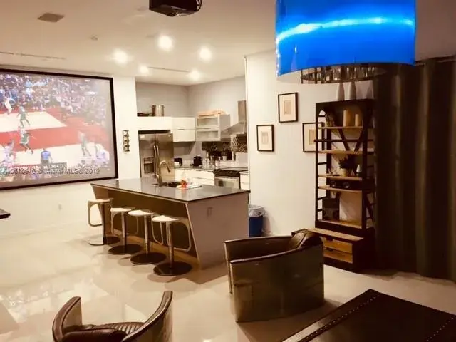 3253 Mcdonald St, Miami FL 33133