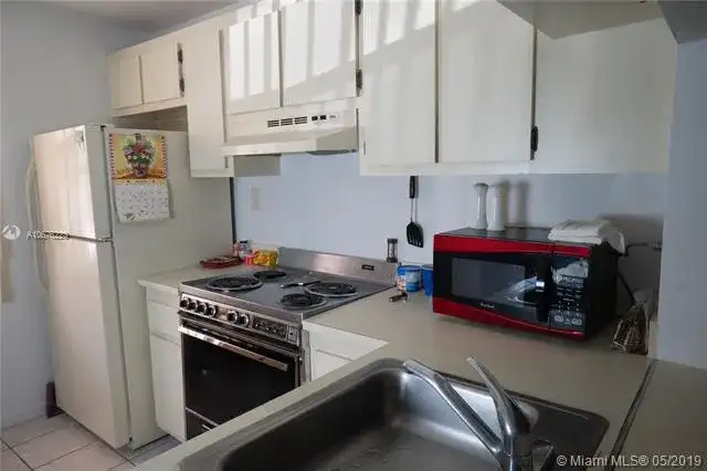 10434 Sunrise Lakes Blvd # 102, Sunrise FL 33322 photo 2