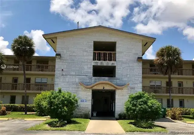 17000 NE 14th Ave # 201, North Miami Beach FL 33162 photo 2