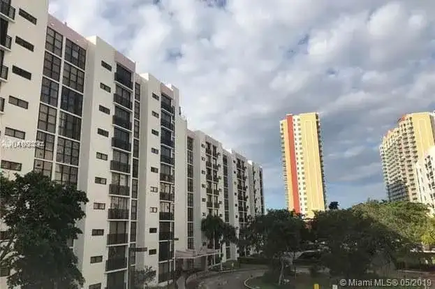 16909 N Bay Rd # 1009, Sunny Isles Beach FL 33160 photo 2