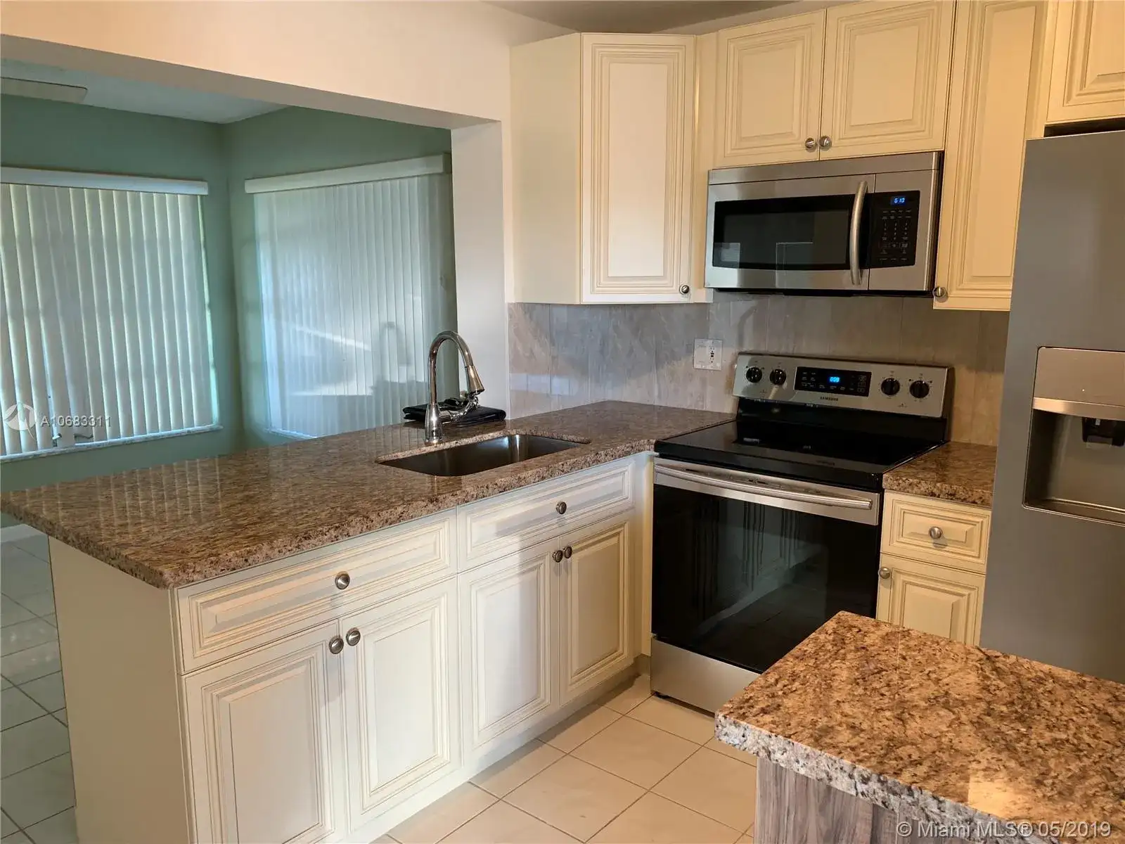 1040 NW 73rd Ter, Margate FL 33063 photo 4