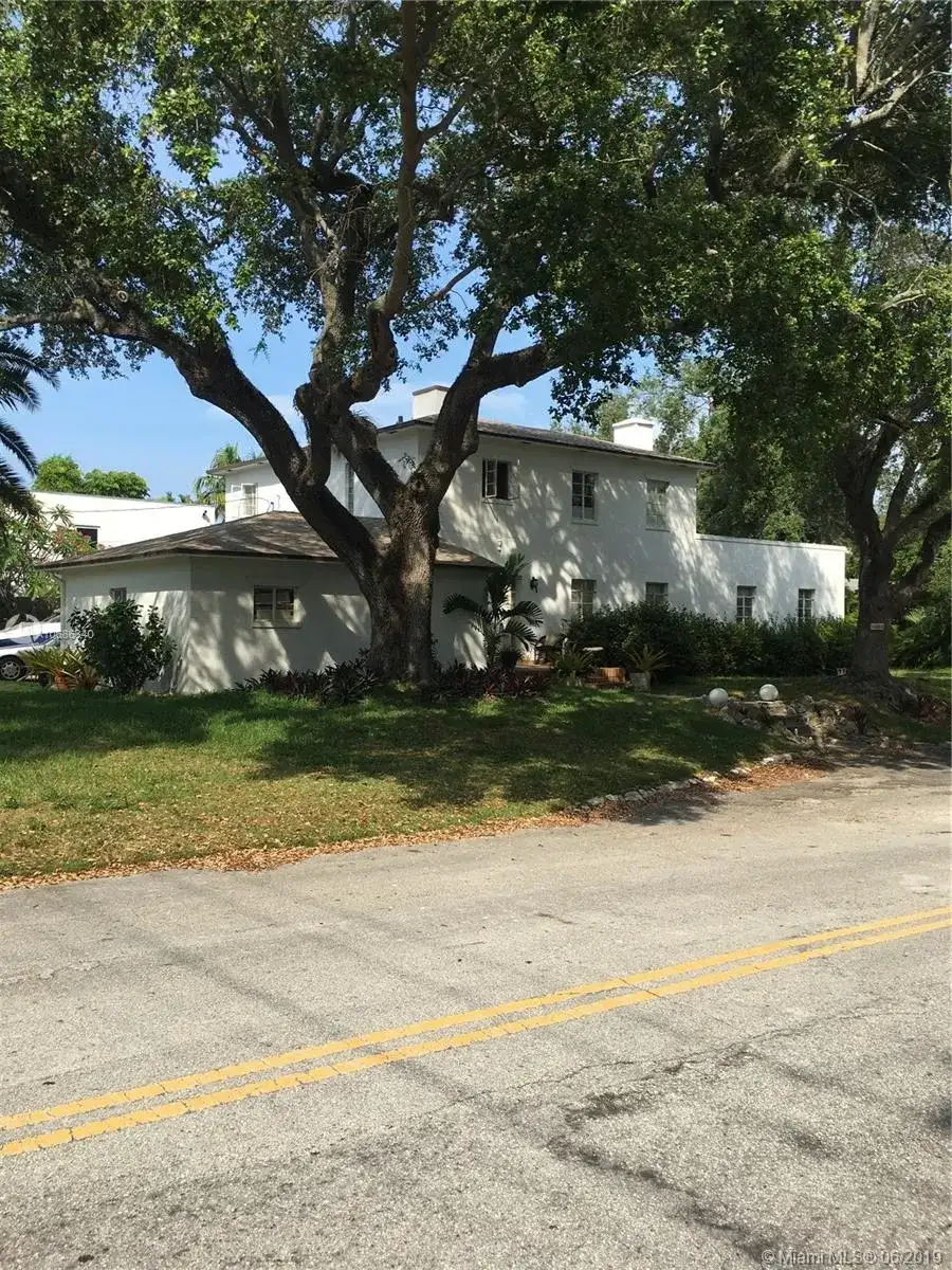 3401 Halissee St, Miami FL 33133 photo 3