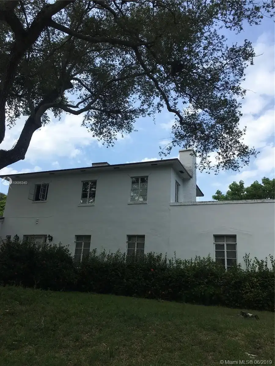 3401 Halissee St, Miami FL 33133 photo 4