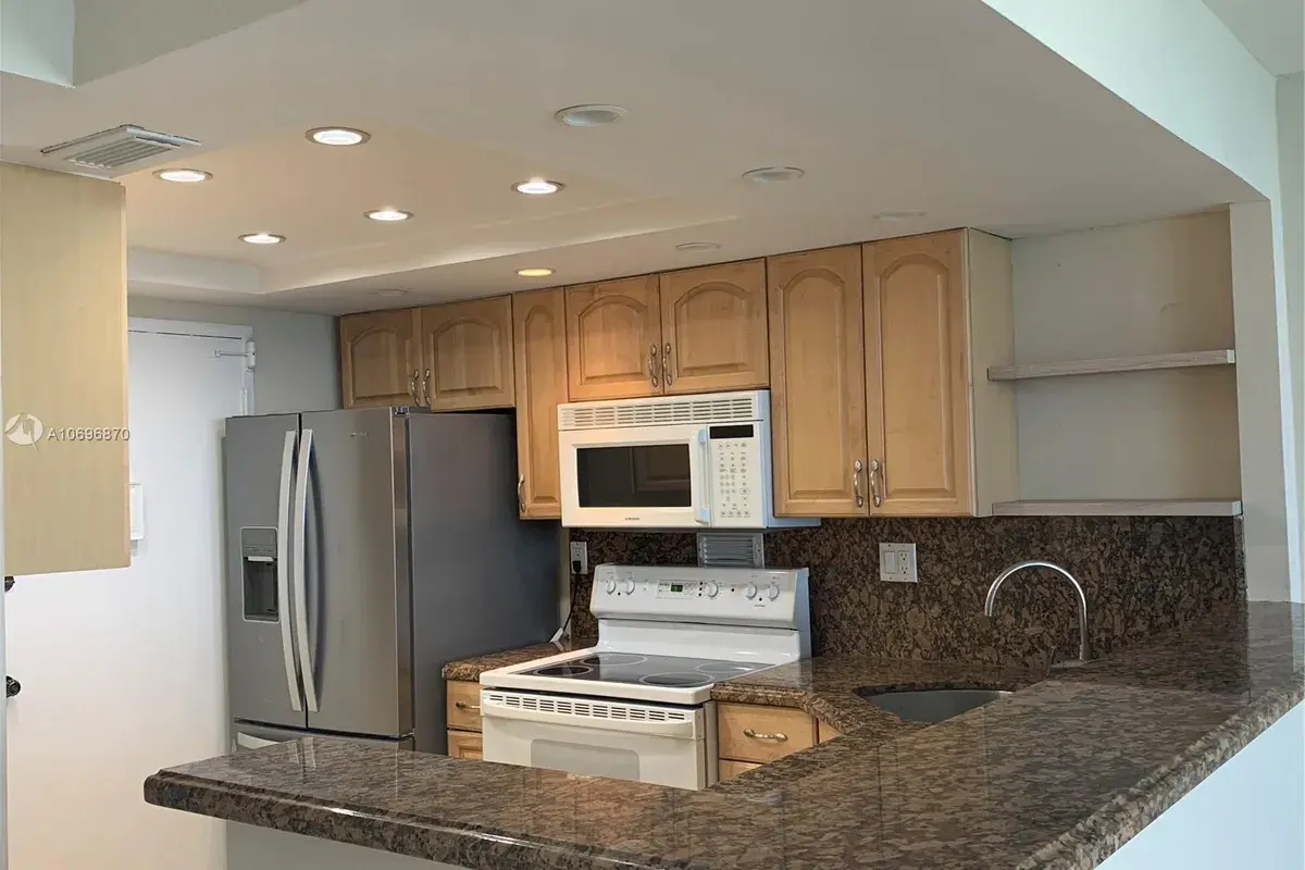 3180 S Ocean Dr # 1602, Hallandale Beach FL 33009