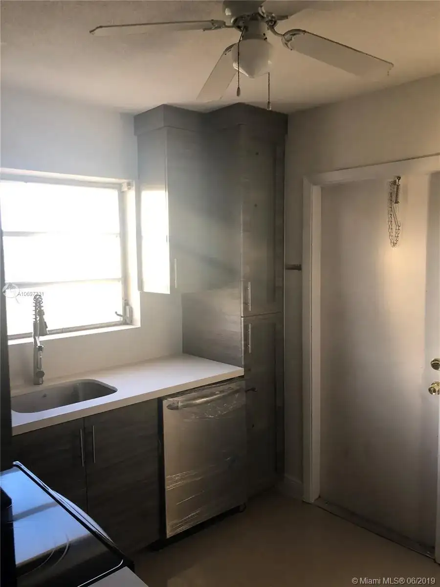 811 NW 6th Ave # 4, Pompano Beach FL 33060 photo 3