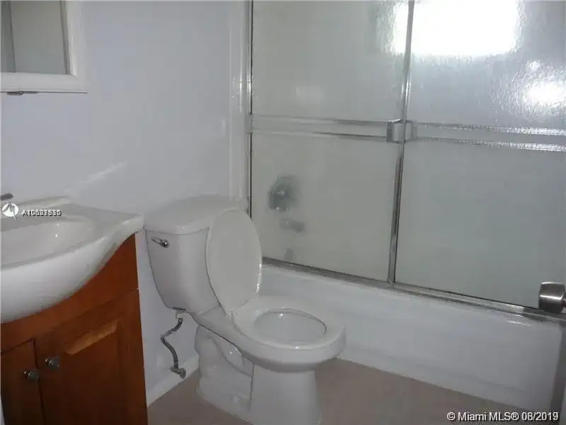 17051 NE 35th Ave # 109, North Miami Beach FL 33160 photo 3