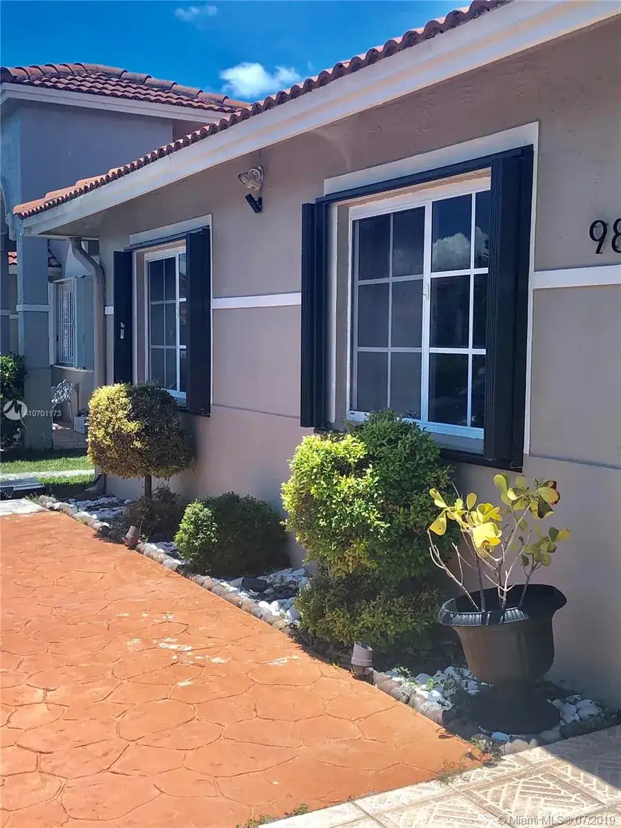 9871 NW 123rd Ter, Hialeah Gardens FL 33018 photo 2
