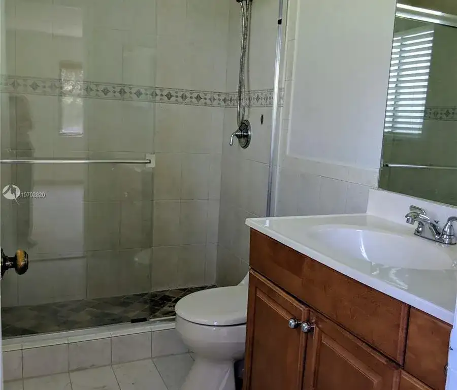 460 Lakeview Dr # 4, Weston FL 33326 photo 2