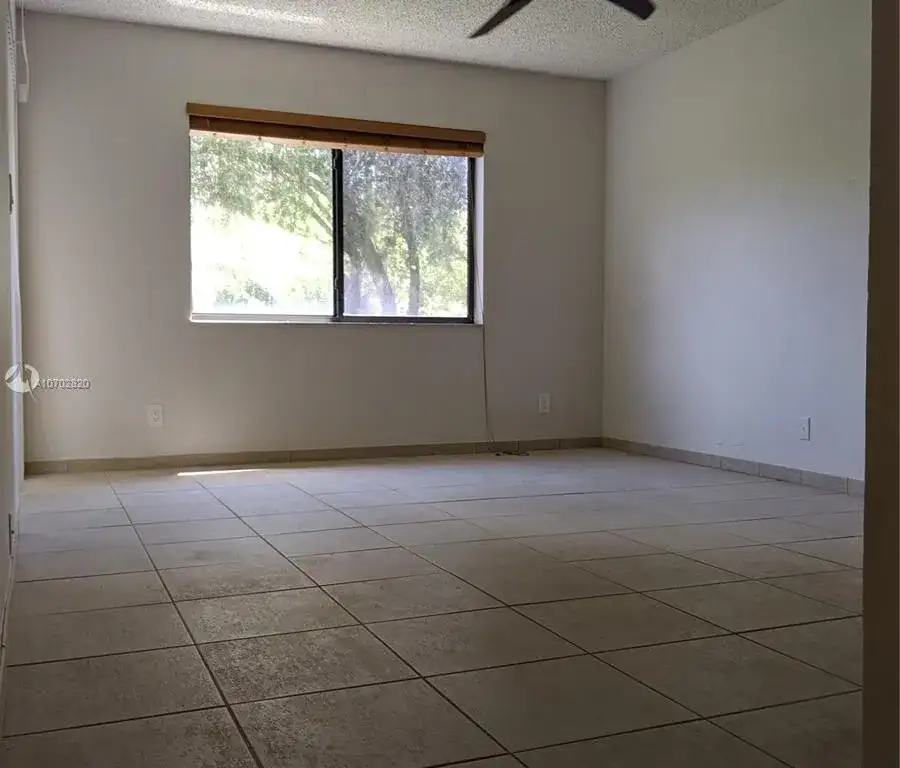 460 Lakeview Dr # 4, Weston FL 33326 photo 5