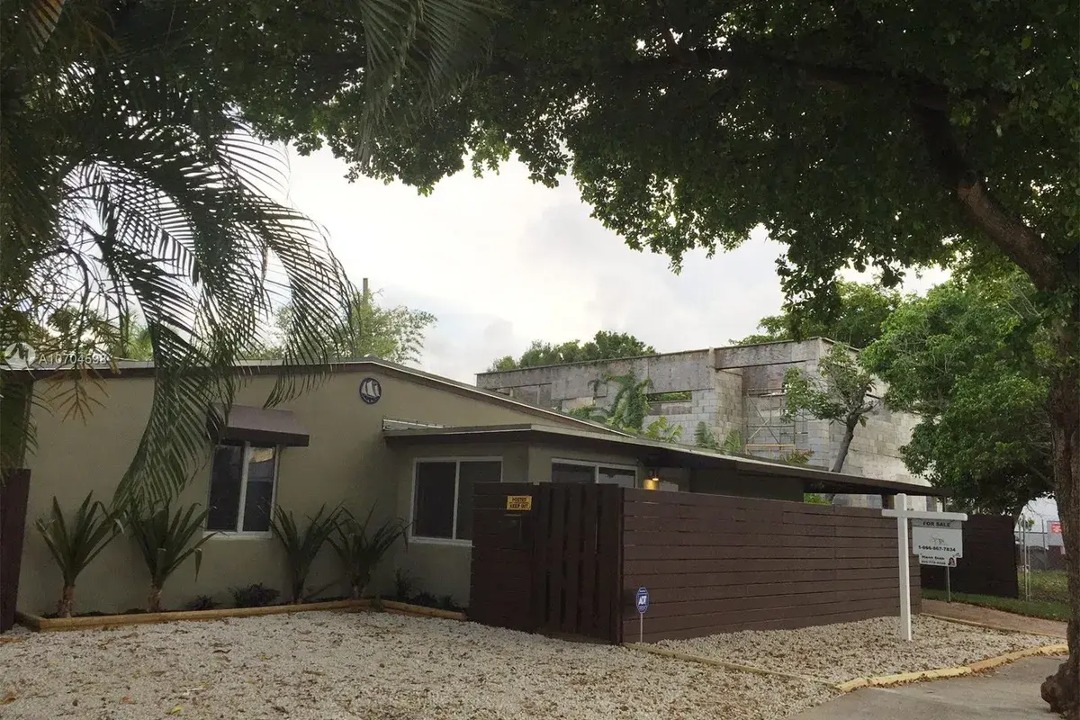 1104 NE 13th St, Fort Lauderdale FL 33304