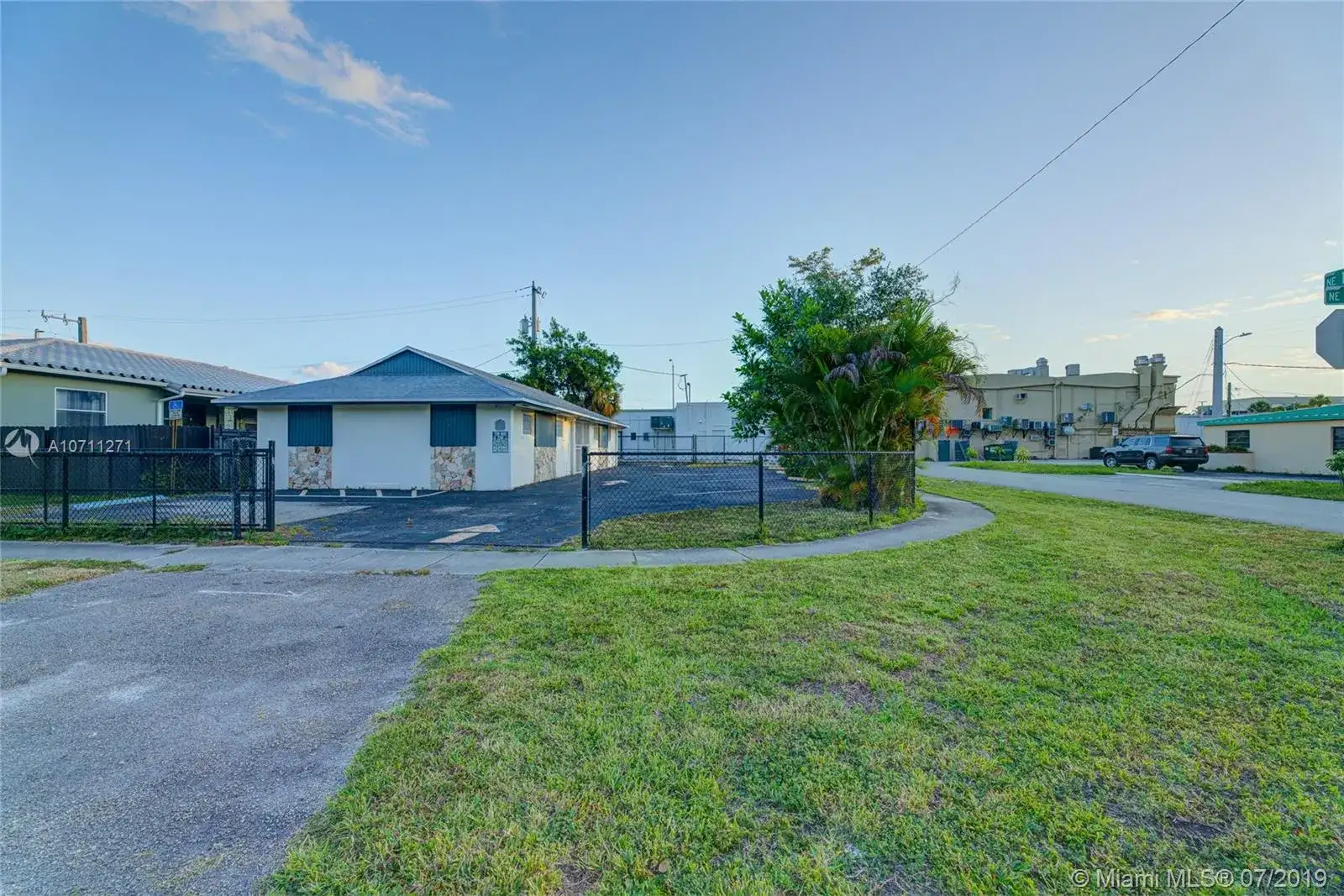 1225 NE 162nd ST, North Miami Beach FL 33162 photo 2