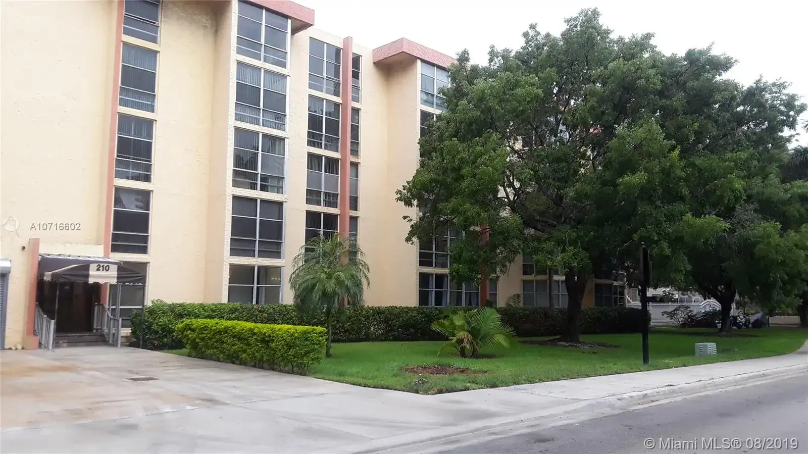 210 172nd St # 133, Sunny Isles Beach FL 33160 photo 2