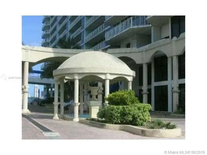 7601 E Treasure Dr # 921, North Bay Village FL 33141 photo 2