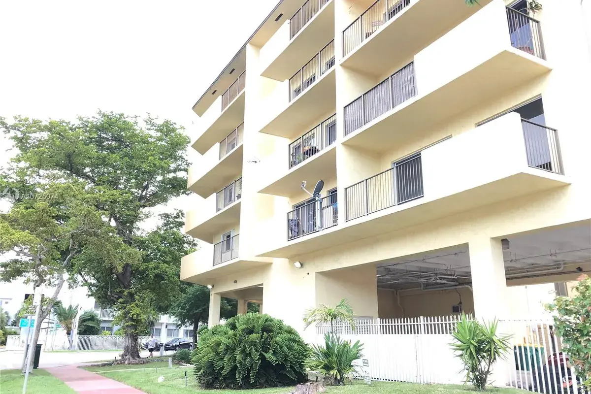 1975 Normandy Dr # 504, Miami Beach FL 33141
