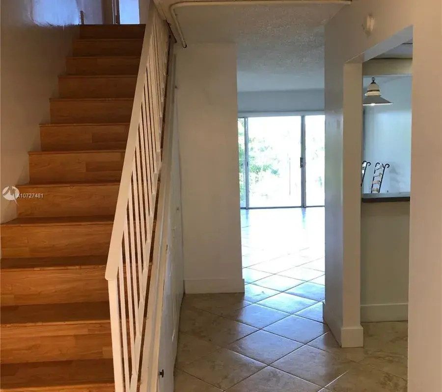 9351 Fontainebleau Blvd # B424, Miami FL 33172
