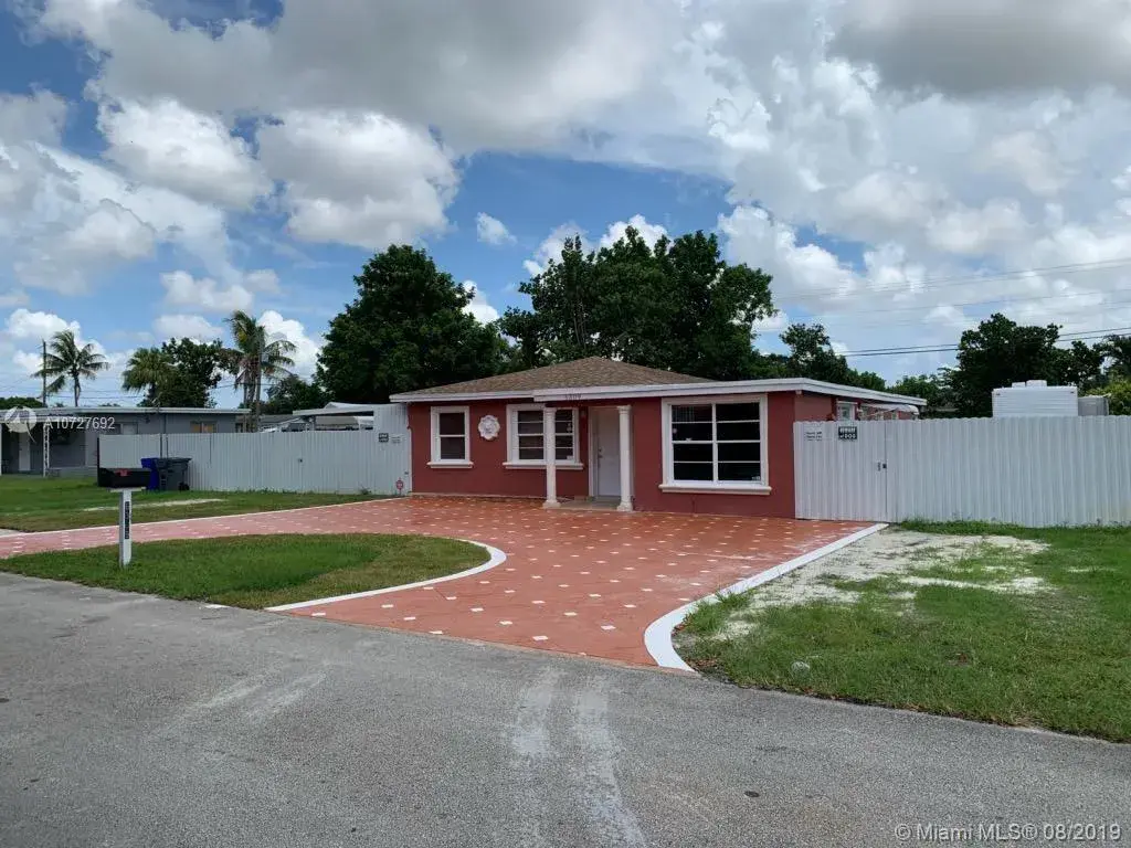 6309 Wiley St, Hollywood FL 33023