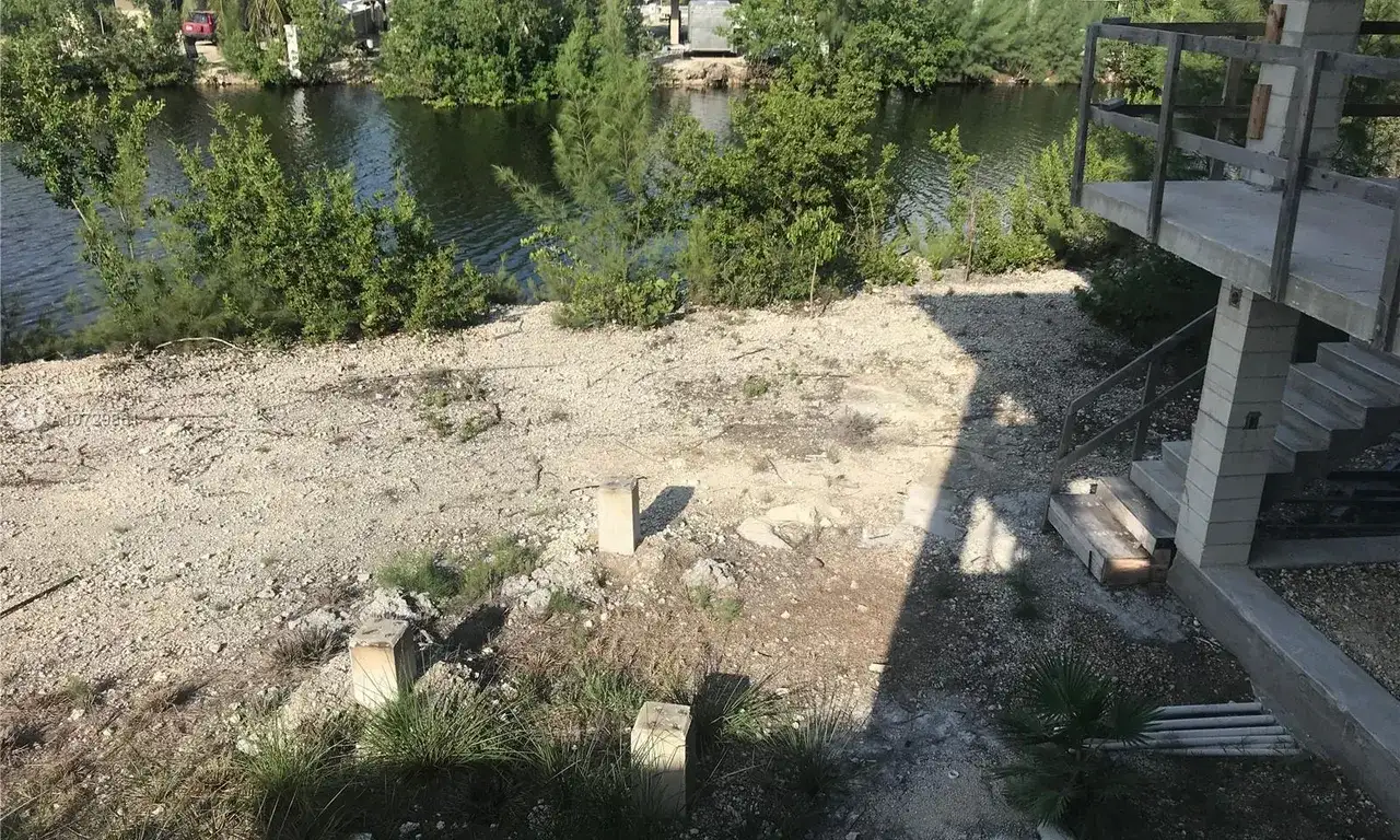 32 N Bounty Ln, Key Largo FL 33037 photo 2