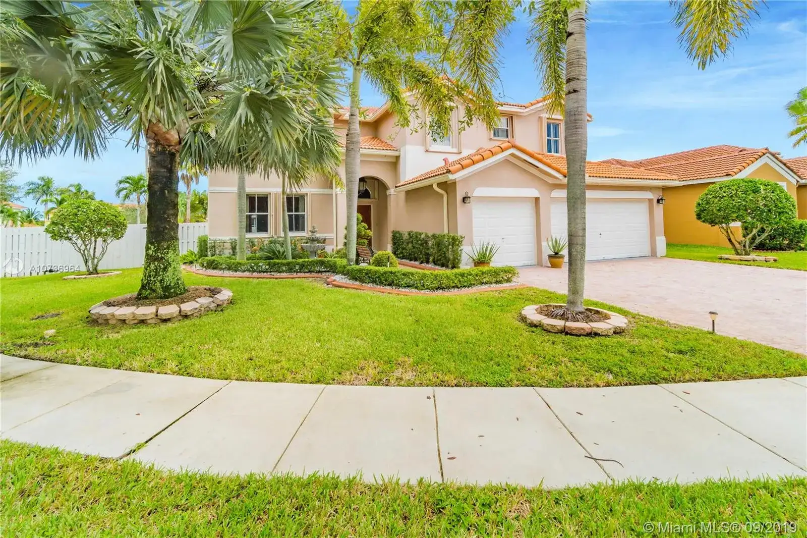 1379 NW 166th Ave, Pembroke Pines FL 33028 photo 2