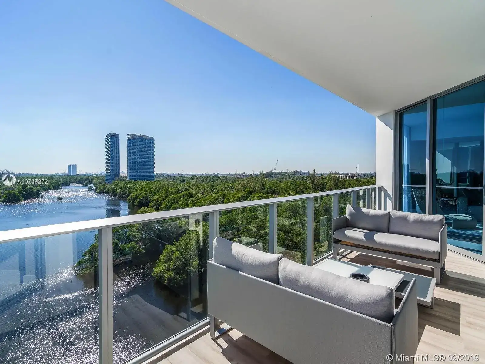 17111 Biscayne Blvd # 706, North Miami Beach FL 33160 photo 2